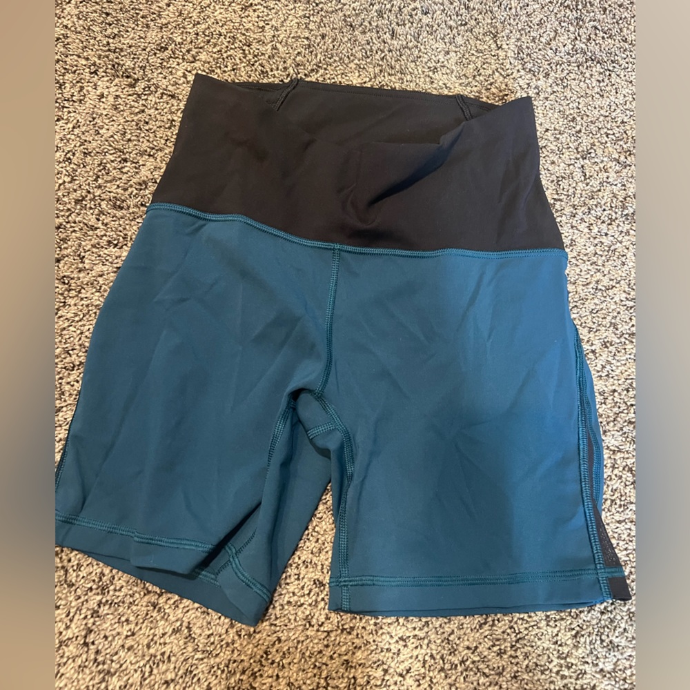 Lululemon Womens Shorts Size 6